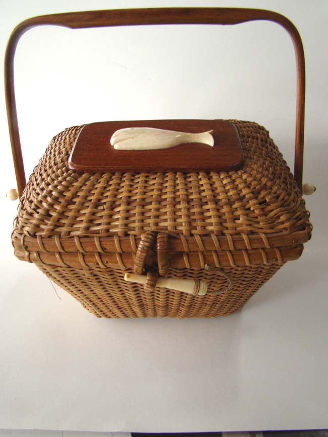 A wonderful vintage Nantucket "Friendship" basket circa 1960 — image 3